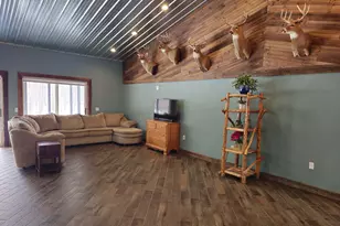 6635 E Chicago Rd, Jonesville, MI 49250 - Photo 12