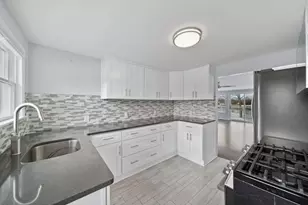 2050 Lake View Dr, Brooklyn, MI 49230 - Photo 6