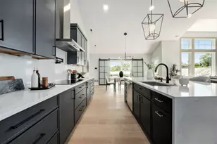 2284 Knapp Bluff Ct NE, Grand Rapids, MI 49525 - Photo 10