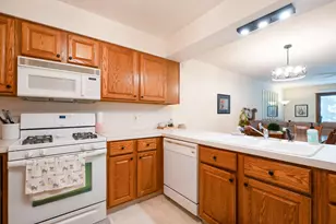 2223 Mapleton St NE, Grand Rapids, MI 49505 - Photo 6