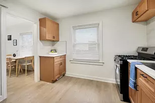 23135 Melrose Ave, Eastpointe, MI 48021 - Photo 10