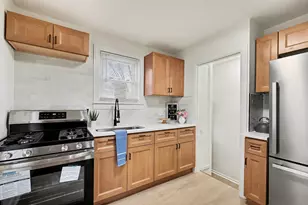 23135 Melrose Ave, Eastpointe, MI 48021 - Photo 8