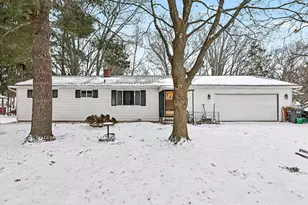 5328 Lindenwood St, Kalamazoo, MI 49004 - Photo 2