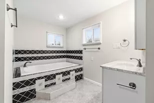 321 Ackerson Lake Dr, Jackson, MI 49201 - Photo 18