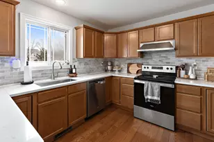 518 Dogwood Ln, Watervliet, MI 49098 - Photo 6