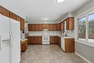 305 E 3rd St, Lawton, MI 49065 - Photo 6