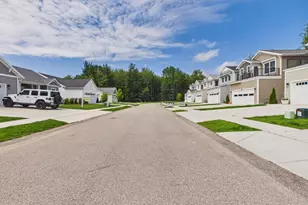 7248 Atwater Dr, Norton Shores, MI 49456 - Photo 38
