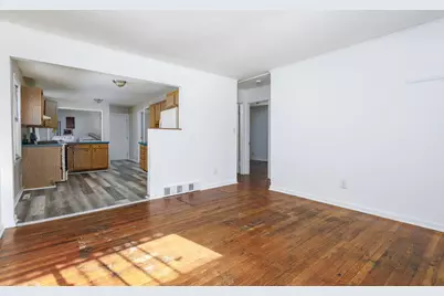 621 E Meyers Avenue, Hazel Park, MI 48030 - Photo 10