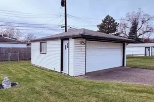 2735 Margaret St, Melvindale, MI 48122 - Photo 2