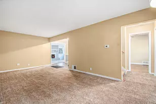 856 Colrain St SW, Wyoming, MI 49509 - Photo 10