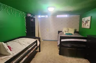 39400 Roslyn Dr, Sterling Heights, MI 48313 - Photo 14