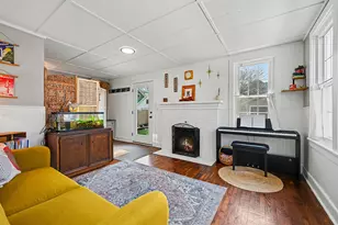 327 Monroe St, Allegan, MI 49010 - Photo 10