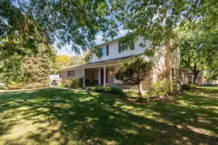 3896 Gate Dr, Troy, MI 48083 - Photo 4