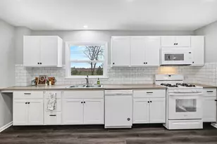 1048 S Kalamazoo Ave, Marshall, MI 49068 - Photo 10