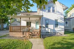 136 E Chestnut Street E, Adrian, MI 49221 - Photo 4
