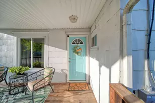 136 E Chestnut Street E, Adrian, MI 49221 - Photo 6