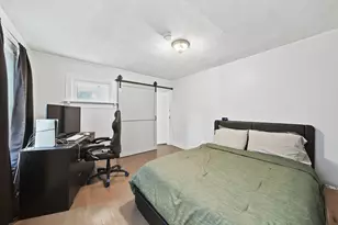 136 E Chestnut Street E, Adrian, MI 49221 - Photo 18