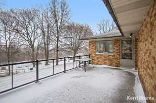 867 Paw Paw Dr, Holland, MI 49423 - Photo 22