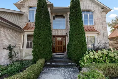 138 Evaline Drive, Troy, MI 48085 - Photo 2