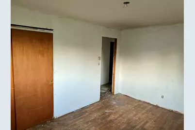 854 S Crystal Avenue, Benton Harbor, MI 49022 - Photo 8