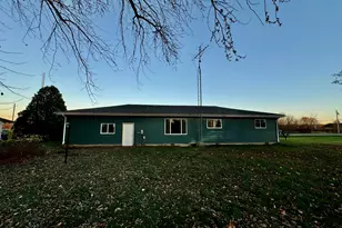 854 S Crystal Ave, Benton Harbor, MI 49022 - Photo 4