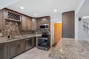 18270 University Park Dr, Livonia, MI 48152 - Photo 12