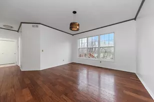 38391 Churchill Ln, Farmington Hills, MI 48331 - Photo 4