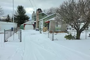 2231 Hughes Ave, Norton Shores, MI 49441 - Photo 2