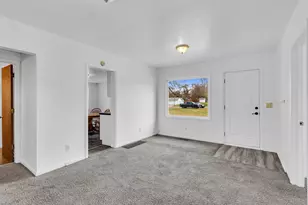 230 W Prospect St, Jackson, MI 49203 - Photo 4