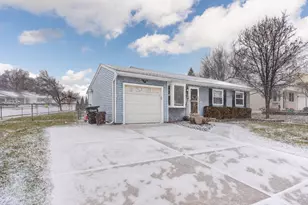 237 Winchester St, South Lyon, MI 48178 - Photo 4