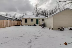 60 W Spaulding Ave W, Battle Creek, MI 49037 - Photo 2