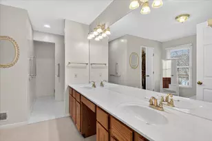 39828 Village Run Dr, Northville, MI 48168 - Photo 32