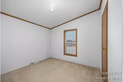 9820 W 5 Point Highway, Bellevue, MI 49021 - Photo 22