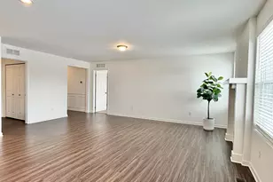 10290 Swan Lake Cir, Ypsilanti, MI 48197 - Photo 22