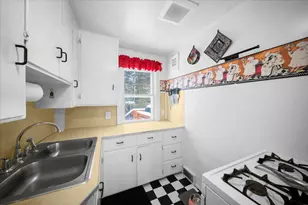 911 Malta St NE, Grand Rapids, MI 49503 - Photo 8