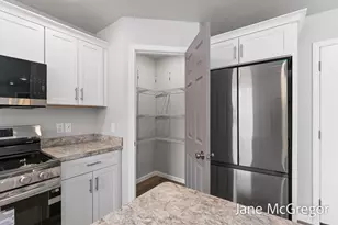 1065 James Ave, Muskegon, MI 49442 - Photo 10
