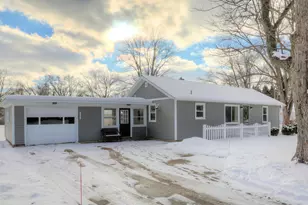 10588 Melvin St, Zeeland, MI 49464 - Photo 2