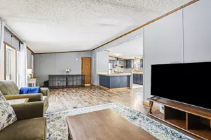 115 E X Y Ave, Vicksburg, MI 49097 - Photo 12