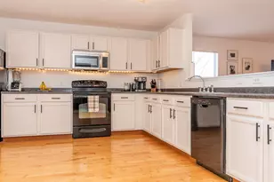 5740 Coddington Ln, Kalamazoo, MI 49009 - Photo 8