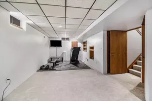 5863 Staghorn Dr, Ypsilanti, MI 48197 - Photo 12