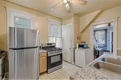 7743 E Canfield Street, Detroit, MI 48214 - Photo 24