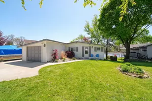 261 Somerset Dr, Brooklyn, MI 49230 - Photo 10