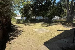 2399 Emmons Ave, Warren, MI 48091 - Photo 10