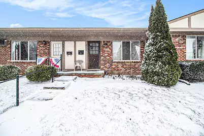 25204 Franklin Terrace Terrace #6, South Lyon, MI 48178 - Photo 2