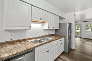 1900 Derfla Dr, Saint Joseph, MI 49085 - Photo 14