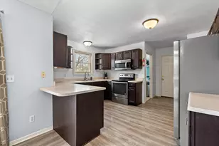 2695 Hickory Nut Ln, Kalamazoo, MI 49004 - Photo 8