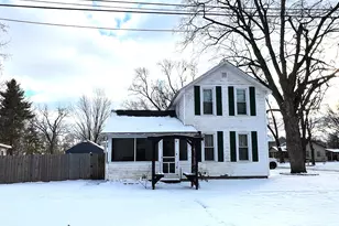 311 W Murray Ave, White Pigeon, MI 49099 - Photo 2