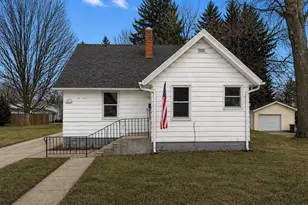 314 Chippewa St, Buchanan, MI 49107 - Photo 2