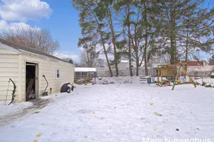 174 Brandywyne Dr NW, Comstock Park, MI 49321 - Photo 4