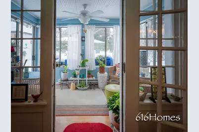 2450 Oakwood Avenue NE, Grand Rapids, MI 49505 - Photo 26